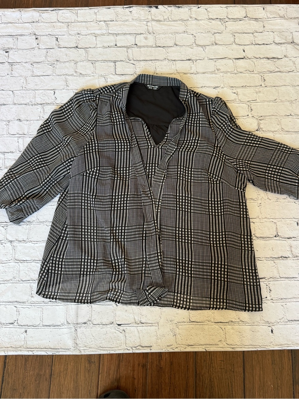 Checkered top - Picture 2 of 3